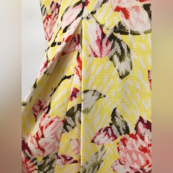 Colorful Floral Textured Pencil Skirt - Picture 4 of 11